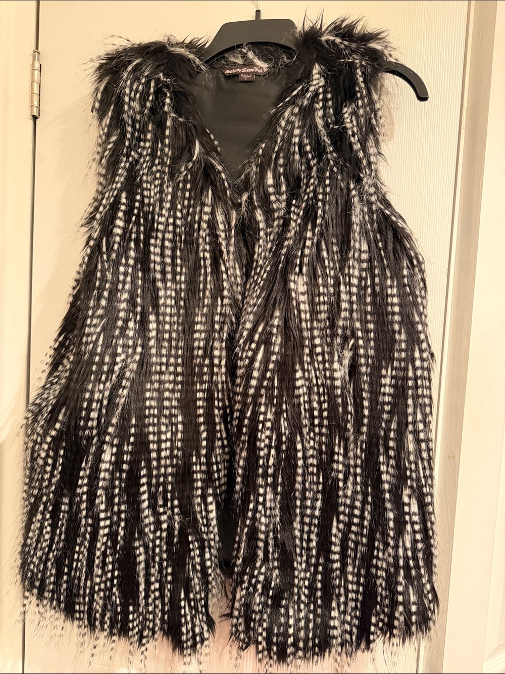 Faux Fur Feathered-Texture Vest in Black & White